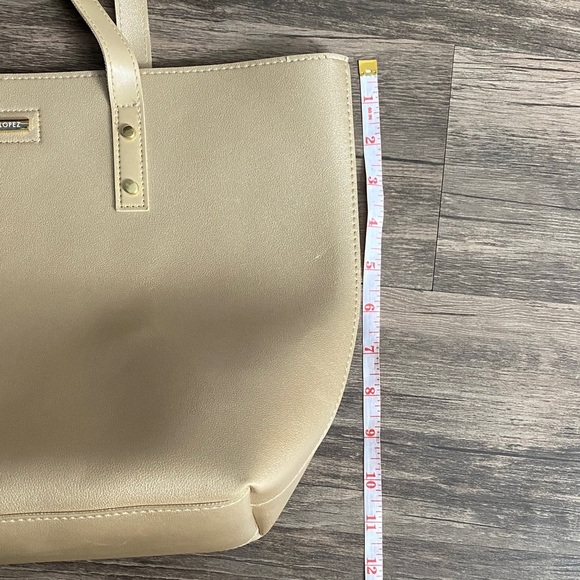 JLO Women’s Tote Handbag - Picture 7 of 7